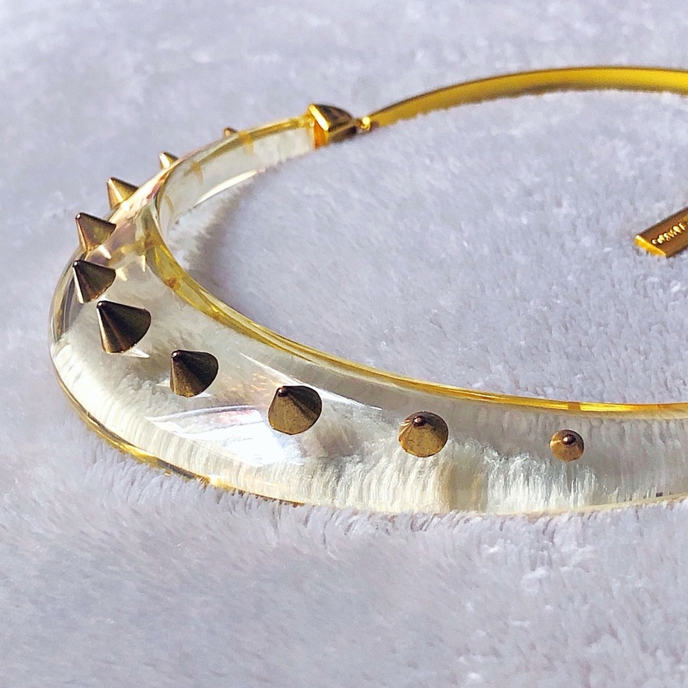 VC Spiked Clear Lucite Collar